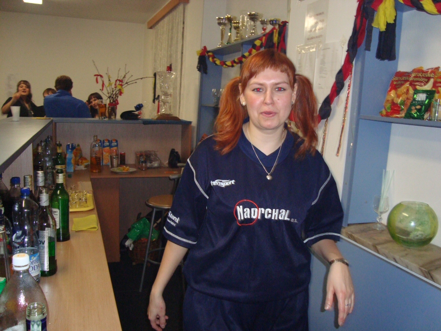 Lenca u baru2.jpg